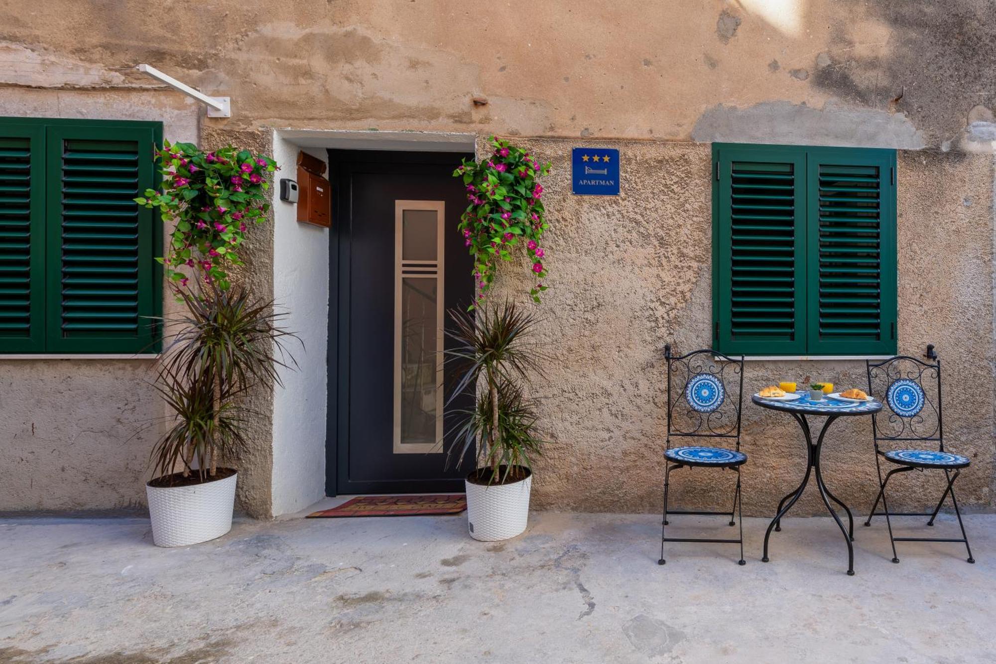 Bernard Deluxe Renovated Peaceful Old Town Gem Apartman Split Kültér fotó